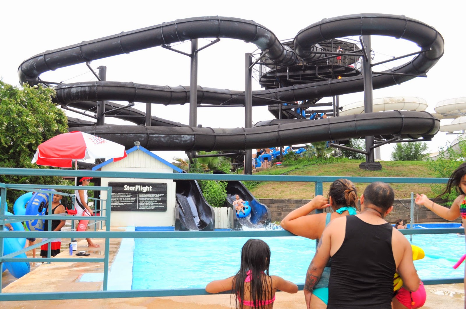 Splashtown San Antonio Review by Demcy Dias Summer Fun at Splashtown
